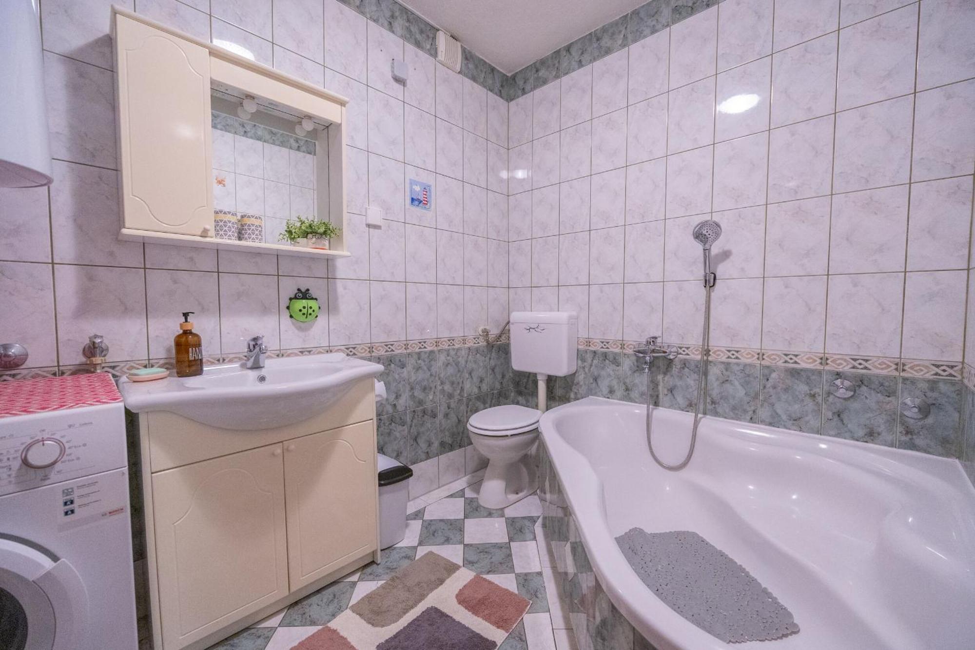 Apartments Tanja Baška Voda المظهر الخارجي الصورة